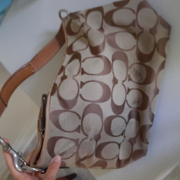 Coach Medium Tote WELL WORN - Picture 2 of 15